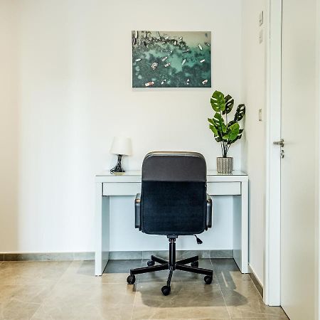 Brand New Studio Near The Beach, Gibraltar Bagian luar foto