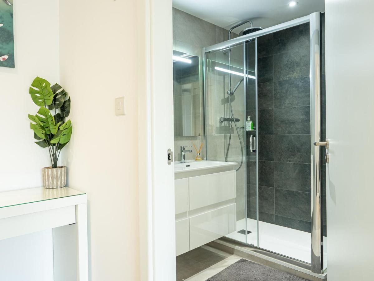 Brand New Studio Near The Beach, Gibraltar Bagian luar foto