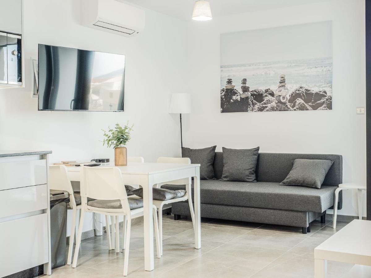 Brand New Studio Near The Beach, Gibraltar Bagian luar foto