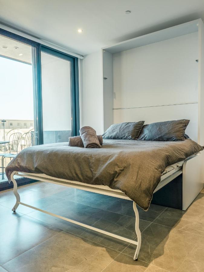 Brand New Studio Near The Beach, Gibraltar Bagian luar foto
